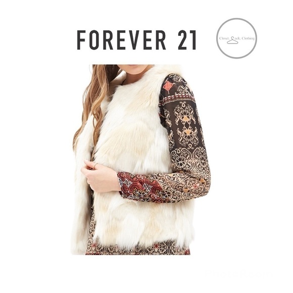Forever 21 Jackets & Blazers - 𝅺forever 21 Faux Fur Vest